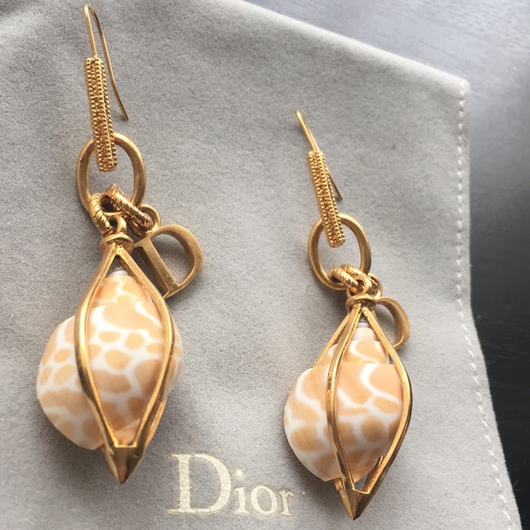 Authentic DIOR Earrings with natural shells - Picture 1 of 2